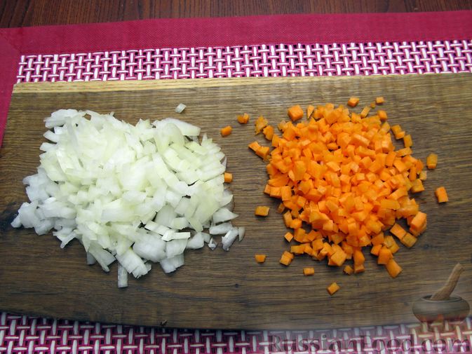 Фото приготовления рецепта: Тыквенный суп-пюре с копчёной курицей - шаг №5