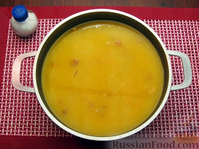 Фото приготовления рецепта: Тыквенный суп-пюре с копчёной курицей - шаг №11