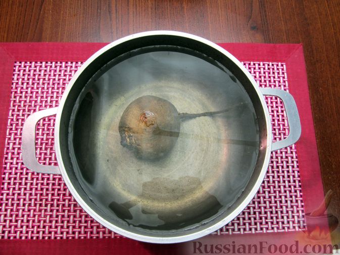 Фото приготовления рецепта: Свекольный омлет - шаг №2