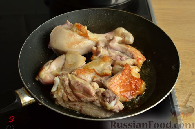 Фото приготовления рецепта: Сливочный суп с курицей и макаронами - шаг №6