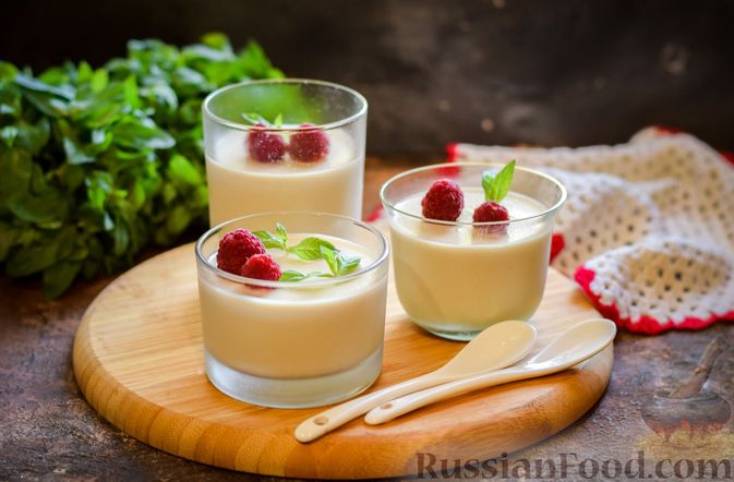 Фото к рецепту: Молочно-йогуртовое желе с кофе (на агар-агаре)