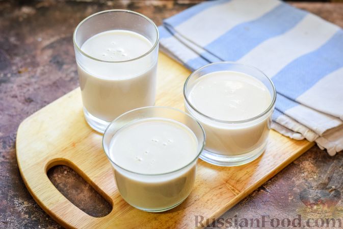 Фото приготовления рецепта: Молочно-йогуртовое желе с кофе (на агар-агаре) - шаг №8