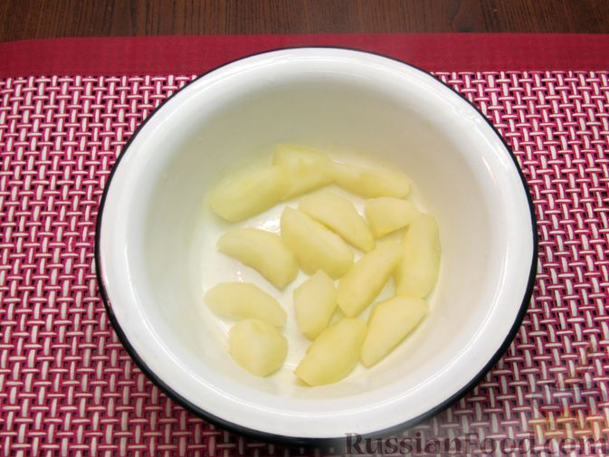 Фото приготовления рецепта: Пюре из кольраби, сельдерея, картофеля и яблока - шаг №8