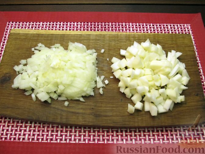 Фото приготовления рецепта: Томатный суп с мясным фаршем и яблоком - шаг №8