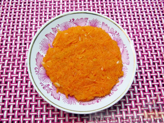 Фото приготовления рецепта: Тыквенные крокеты с морковью и сыром (в духовке) - шаг №10