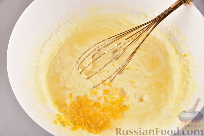 Фото приготовления рецепта: Лимонный пирог "Четыре четверти" - шаг №5