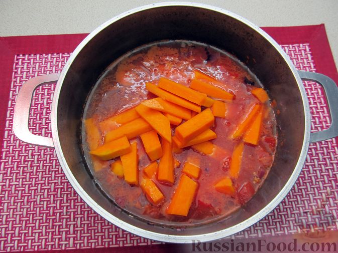 Фото приготовления рецепта: Мясные тефтели в томатно-тыквенным соусе - шаг №13
