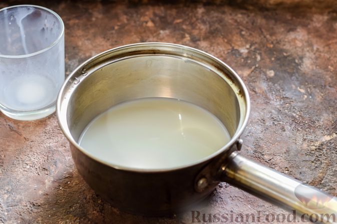 Фото приготовления рецепта: Молочное желе с ананасами - шаг №4