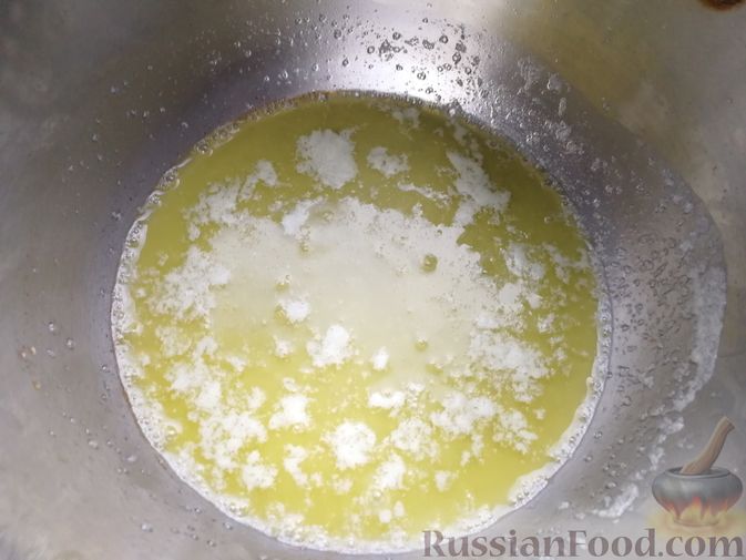 Фото приготовления рецепта: Молочное суфле с черносливом - шаг №3