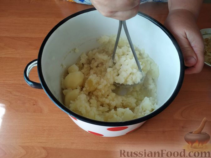 Фото приготовления рецепта: Картофельная бабка - шаг №5