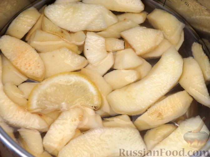 Фото приготовления рецепта: Творожный пирог с айвой и цедрой лимона - шаг №3