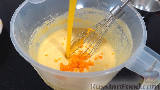 Фото приготовления рецепта: Апельсиновый пирог - шаг №5