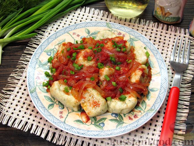 Фото приготовления рецепта: Несладкие ленивые вареники с томатным соусом - шаг №19