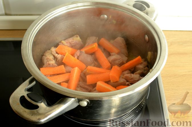 Фото приготовления рецепта: Суп с индейкой и овощами - шаг №6