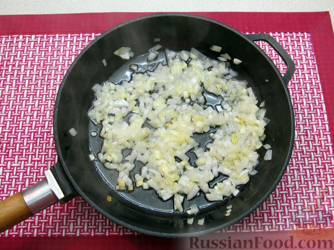 Фото приготовления рецепта: Чечевичный суп с овощами и мясными фрикадельками - шаг №4