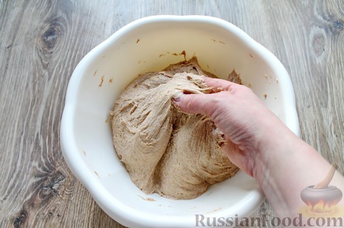 Фото приготовления рецепта: Домашний хлеб из цельнозерновой муки - шаг №11