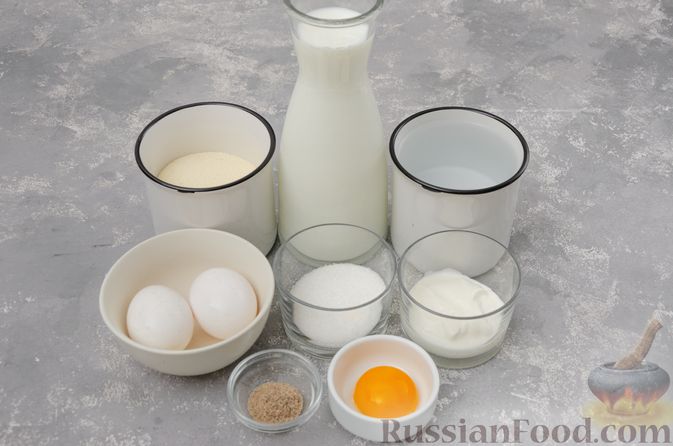 Фото приготовления рецепта: Воздушная манная запеканка на молоке - шаг №1