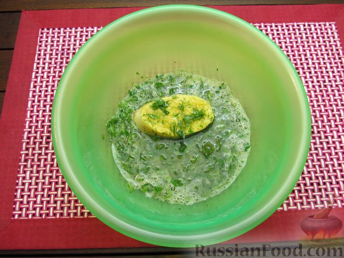 Фото приготовления рецепта: Яичные гренки с зеленью - шаг №8