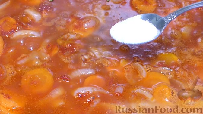 Фото приготовления рецепта: Индюшиные шейки, запечённые в томатном соусе - шаг №4