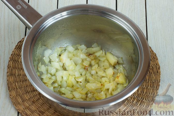 Фото приготовления рецепта: Свекольный суп-пюре - шаг №3