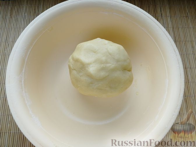 Фото приготовления рецепта: Песочное печенье с белковой глазурью - шаг №4