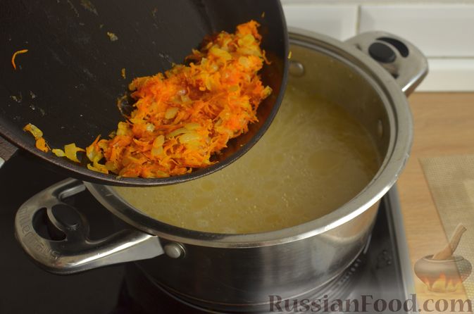 Фото приготовления рецепта: Куриный суп с картофельными ньокками - шаг №9