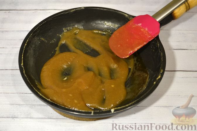 Фото приготовления рецепта: Рисовая каша со сливками и солёной карамелью - шаг №12