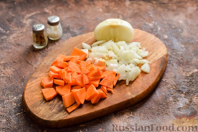 Фото приготовления рецепта: Куриное филе, запечённое с булгуром и овощами в рукаве - шаг №2