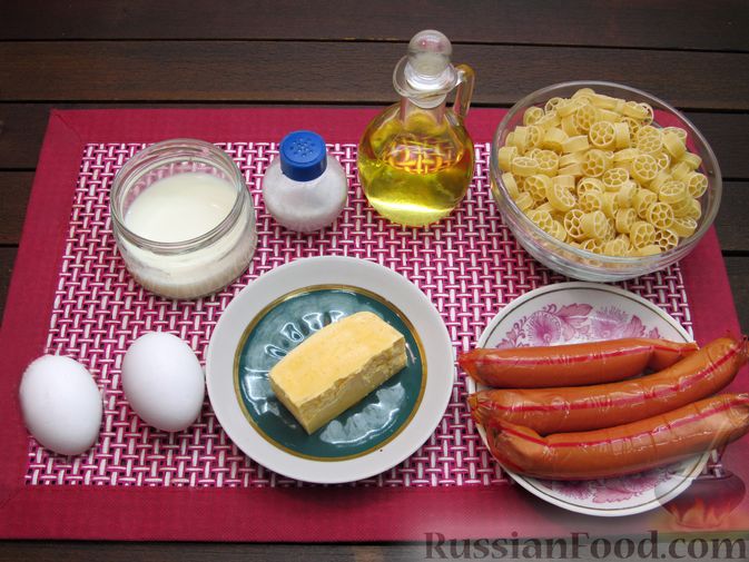 Фото приготовления рецепта: Запеканка из макарон с сосисками и сыром - шаг №1