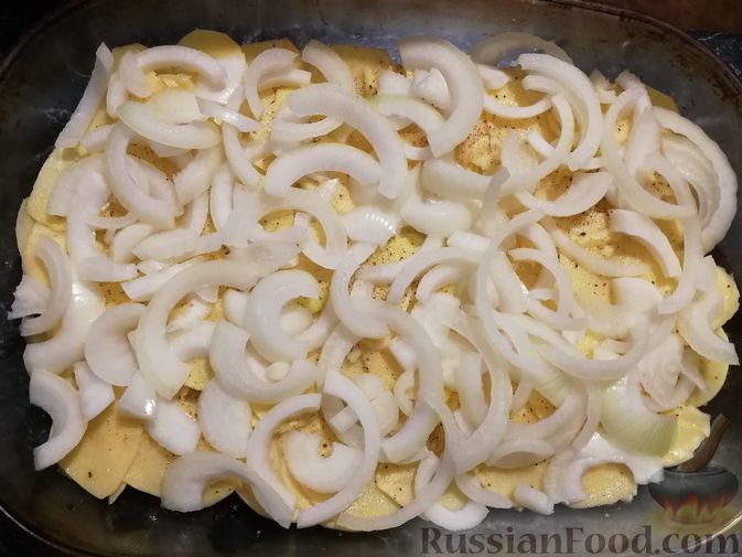 Фото приготовления рецепта: Запеканка с картофелем, тыквой и фаршем из куриных потрошков - шаг №4