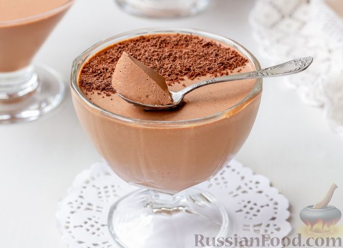 Фото к рецепту: Творожно-сливочный десерт с шоколадом и кофе