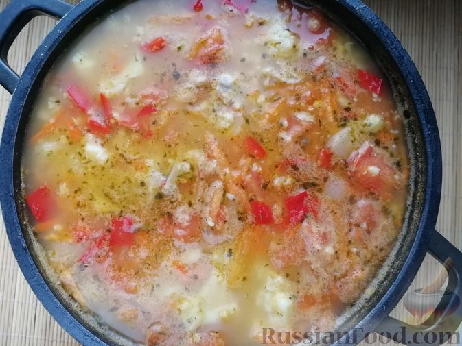 Фото приготовления рецепта: Фасолевый суп с пшеном и цветной капустой на курином бульоне - шаг №11