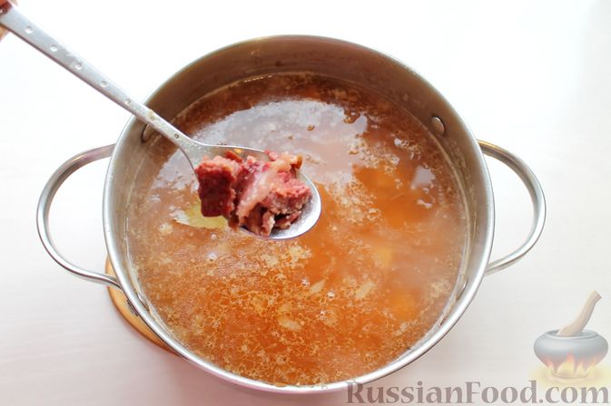 Фото приготовления рецепта: Гороховый суп с обжаренной свининой и копчёными ребрышками - шаг №11