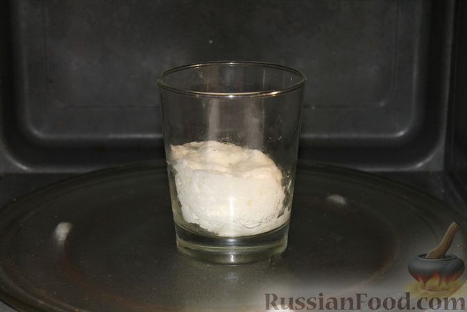 Фото приготовления рецепта: Белковый омлет на молоке (в микроволновке) - шаг №8
