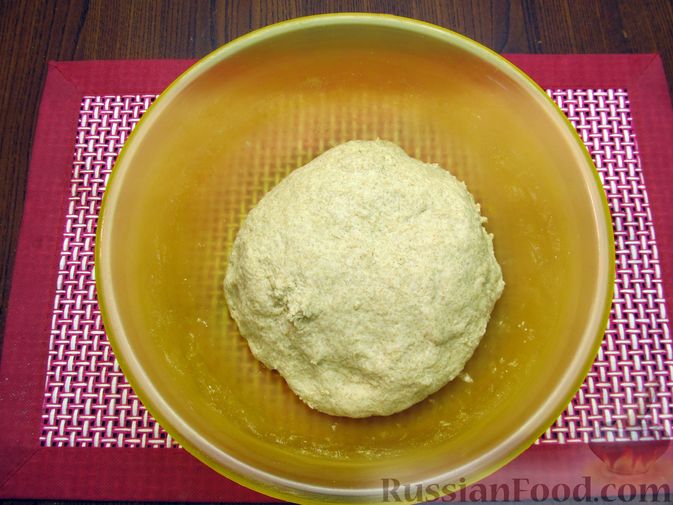 Фото приготовления рецепта: Цельнозерновой пшеничный хлеб с мёдом - шаг №5