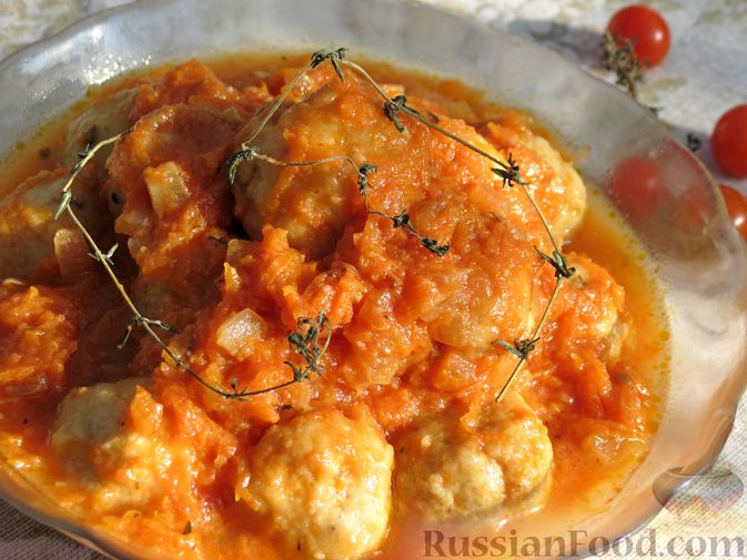 Фото приготовления рецепта: Рыбные тефтельки в томатном соусе - шаг №21