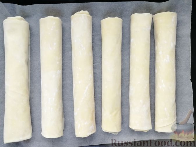 Фото приготовления рецепта: Рулетики из теста фило, с мясом, сыром и зеленью - шаг №12