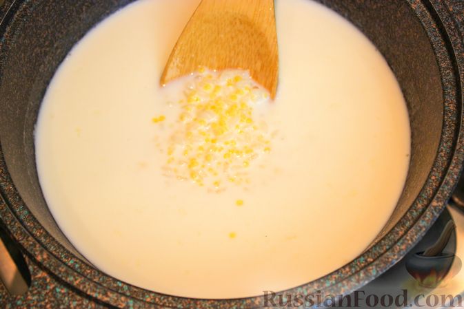 Фото приготовления рецепта: Каша "Дружба" из пшена и риса, на молоке - шаг №4