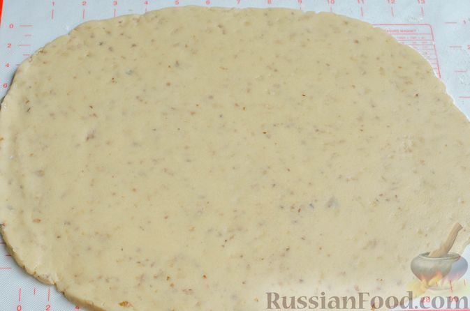 Фото приготовления рецепта: Песочное печенье с орехами - шаг №12