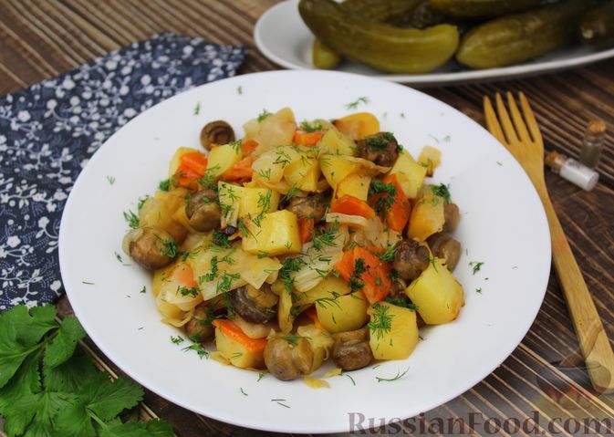 Фото к рецепту: Картофель с капустой и грибами, в рукаве