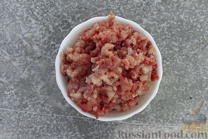 Фото приготовления рецепта: Зразы из риса с мясным фаршем, на сковороде - шаг №4