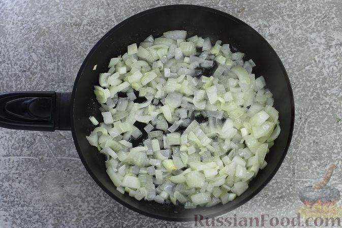 Фото приготовления рецепта: Зразы из риса с мясным фаршем, на сковороде - шаг №5