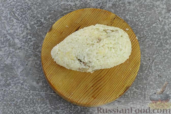 Фото приготовления рецепта: Зразы из риса с мясным фаршем, на сковороде - шаг №11