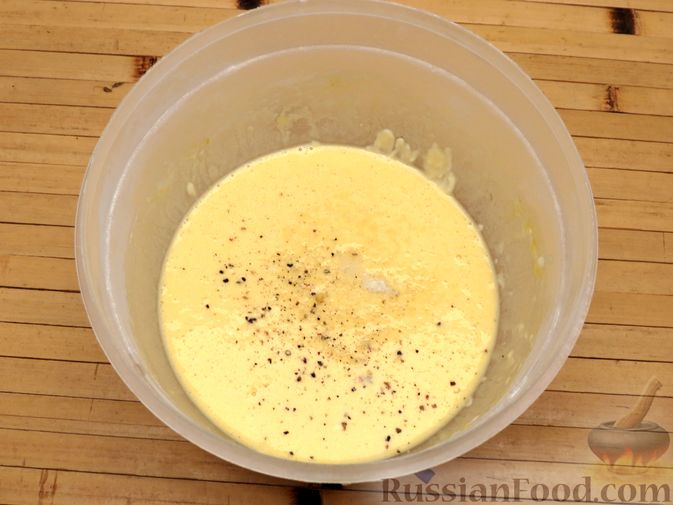 Фото приготовления рецепта: Запеканка из краснокочанной капусты с зелёным горошком и сыром - шаг №7