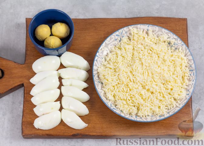 Фото приготовления рецепта: Паштет из свеклы, варёных яиц и творога - шаг №6