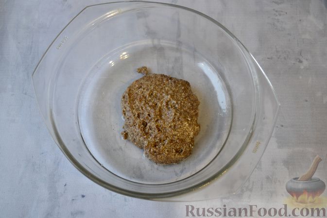 Фото приготовления рецепта: Льняная лепёшка без пшеничной муки (в микроволновке) - шаг №10