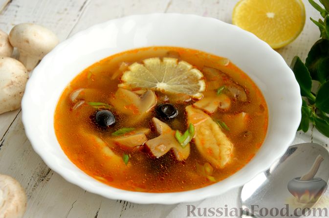 Фото к рецепту: Грибной суп с клецками
