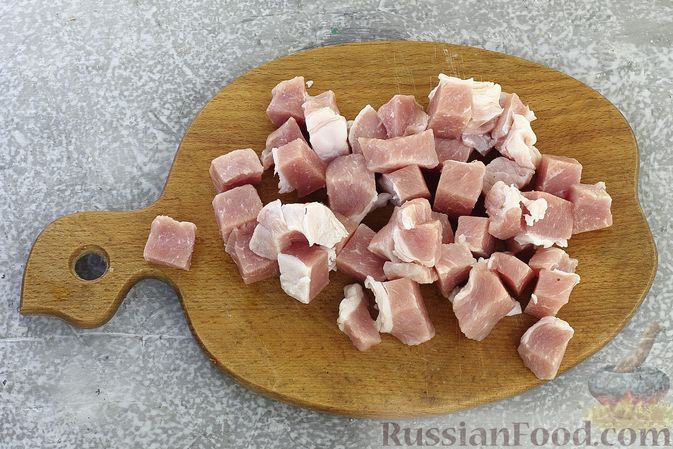 Фото приготовления рецепта: Картошка, запечённая со свининой и сметаной (в рукаве) - шаг №2