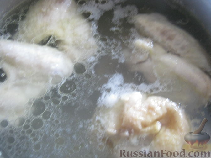 Фото приготовления рецепта: Суп "Куриная радость" с клецками и цветной капустой - шаг №1