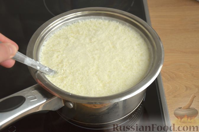 Фото приготовления рецепта: Творожный сыр из молока и кефира - шаг №4